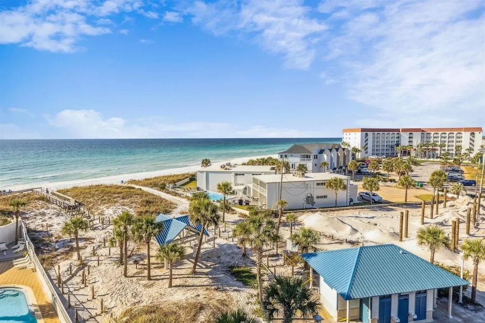 Seacrest 603 is a Gulf View 2 BR on Okaloosa Island by RedAwning
