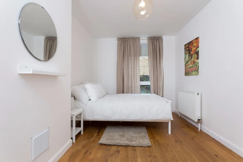 3 Bedroom Flat next to Victoria Park Sleeps 6
