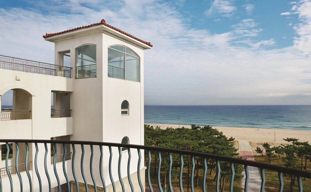 The Suites Hotel Naksan
