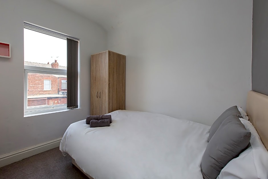 Townhouse @ 27 Electricity St Crewe
