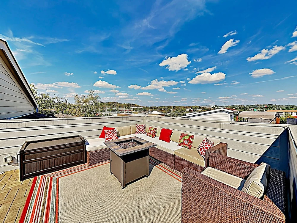 1263 Nashville - 4 Br Home
