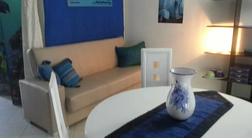 Studio Bleu Marine Flat
