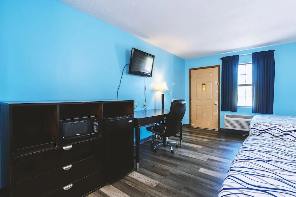 Blue Way Inn & Suites Wellington