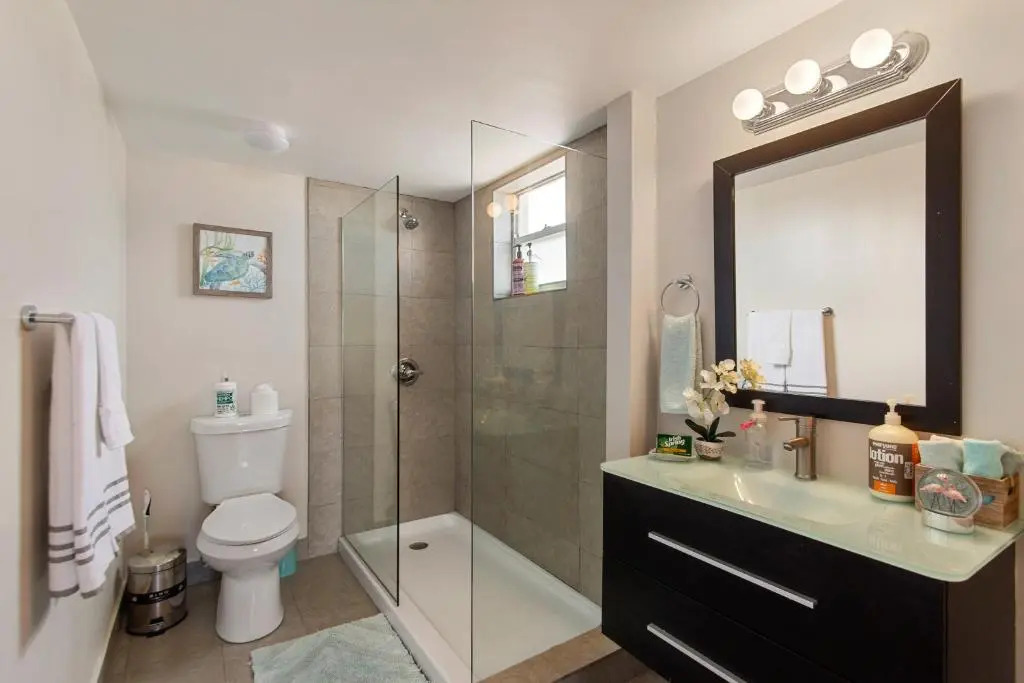 2 Bedroom 2 Bath With Patio On 11th Collins ave