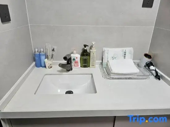 Qingya Apartment (Linyi University Town)