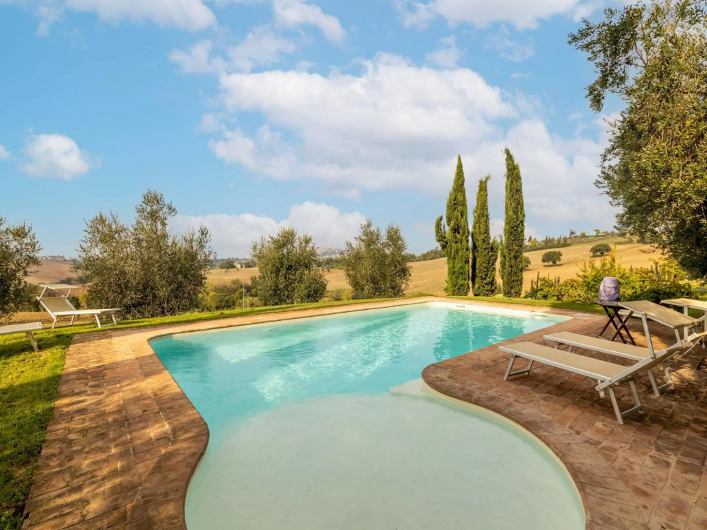 Amazing villa in Osimo with private garden