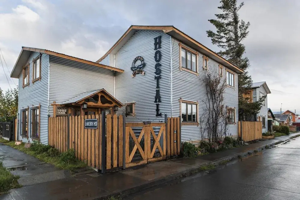 Hostal Lago Cóndor