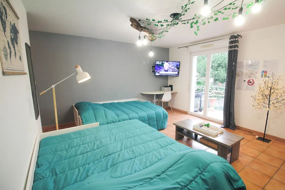 Carcassonne -Terrasse-Parking-WIFI 3lits