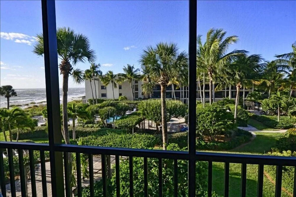 Sea Oats 222 2 Bedroom Condo by RedAwning