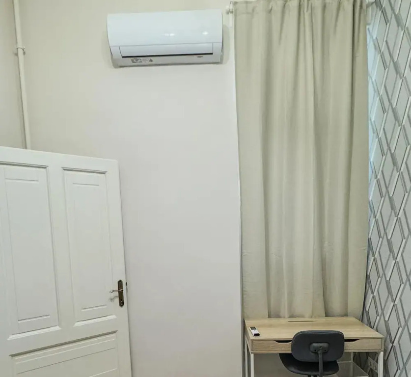 Luxury 3BR Apartment Near Basilica & Parliament