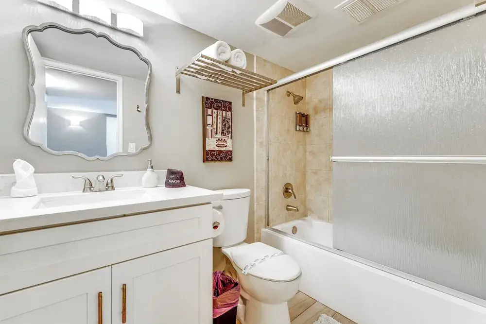 Unwind Poolside, Walk to Old Town! Scottsdale Unit