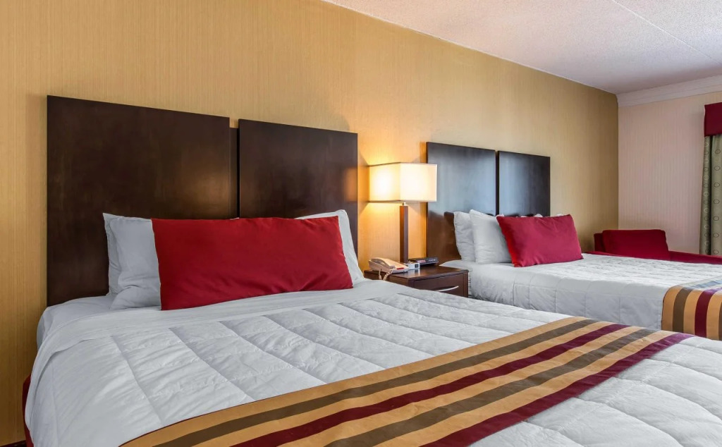 Black Bear Inn & Suites