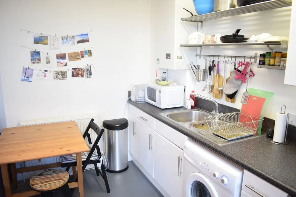 1 Bedroom Apartment With River View Roof Terrace Sleeps 2