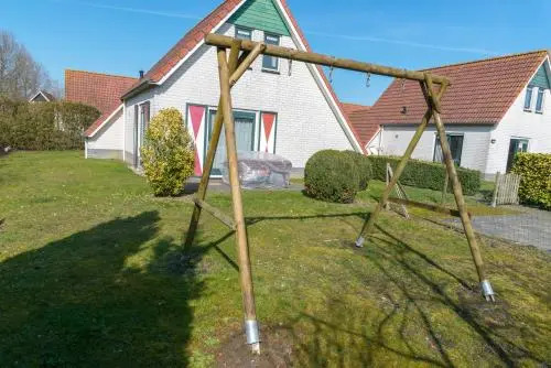 Vrijstaand vakantiehuis op park Schoneveld in Breskens - Zeemeeuw 128