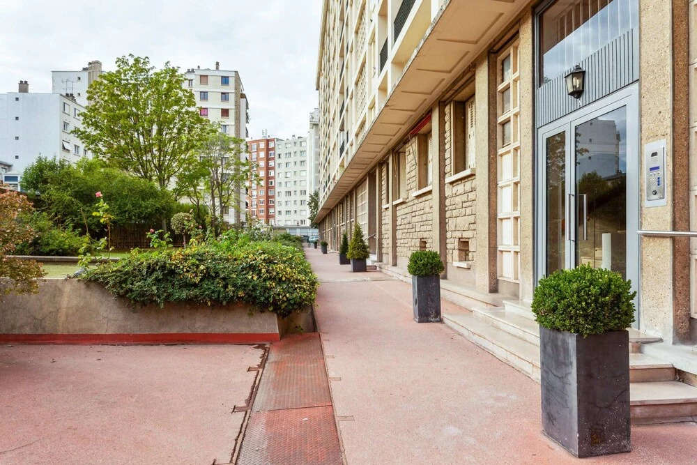 Exquisite Apartment for 4 - Live Like a Parisian
