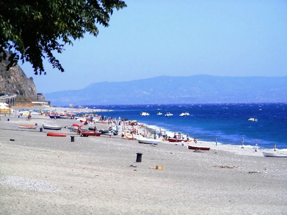 Detached Villa 20m From the sea for Stays and spa Treatments Near Taormina