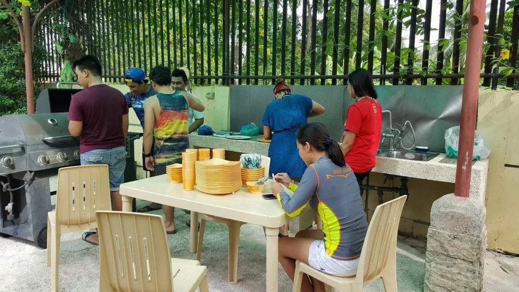 Mactan Breeze - Airport Bed & Breakfast