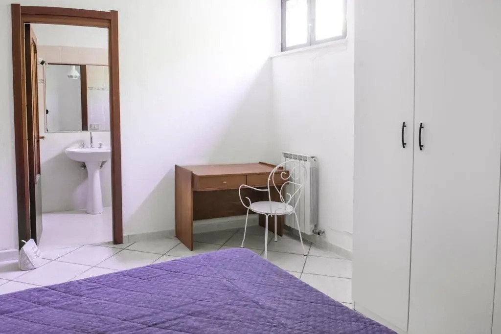 N202 - Numana, Ampio Bilocale Con Portico