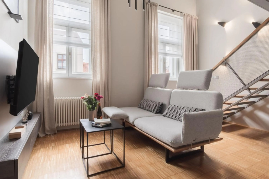 Open-plan Flat in Vinohrady by Prague Days