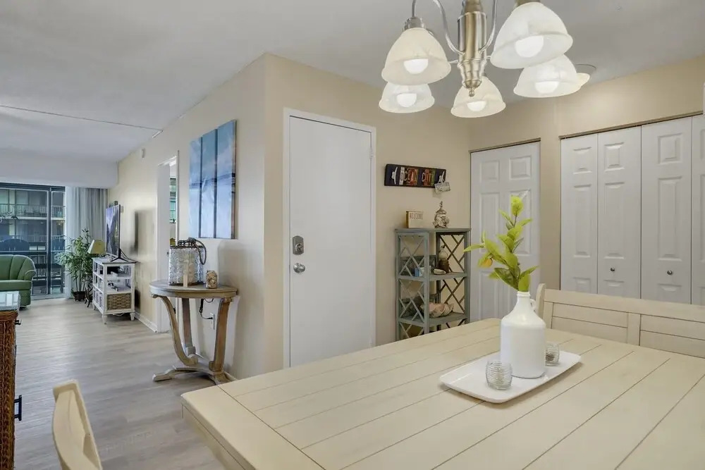 Braemar 1801s 3 Bedroom Condo by RedAwning