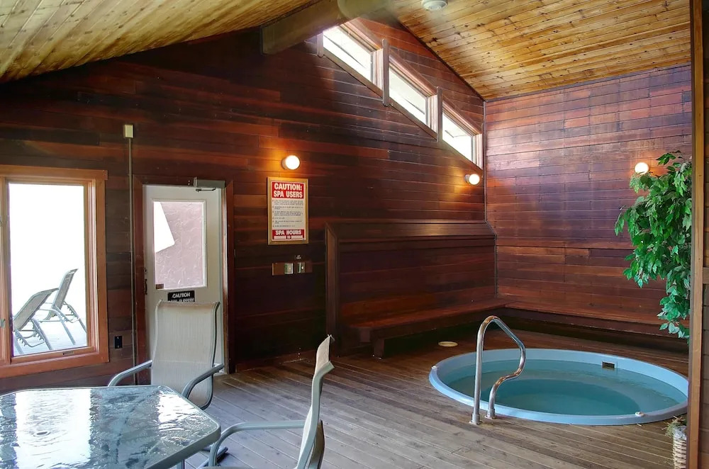 Lift Tickets Near Ski Hot Tubs Wifi Fireplace, Multi-level Unit