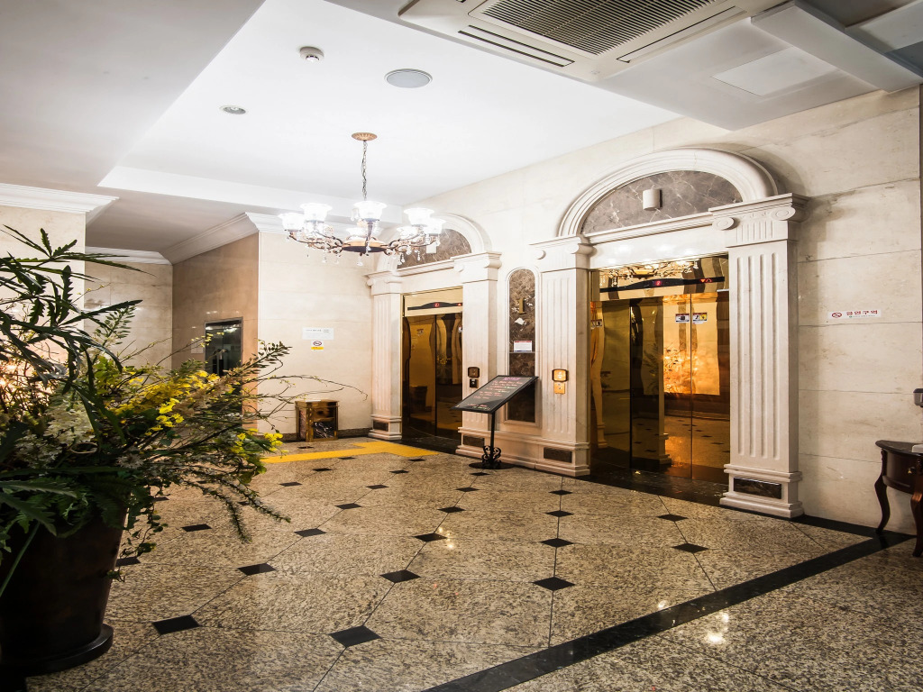Aura Tourist Hotel