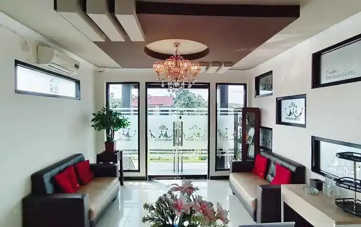 The Rich Hotel