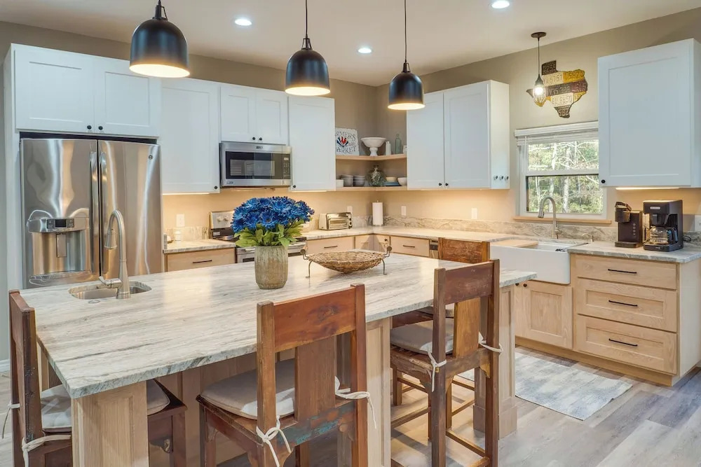 5 Mi to Lake! Home w/ Boat Parking & Pool Access