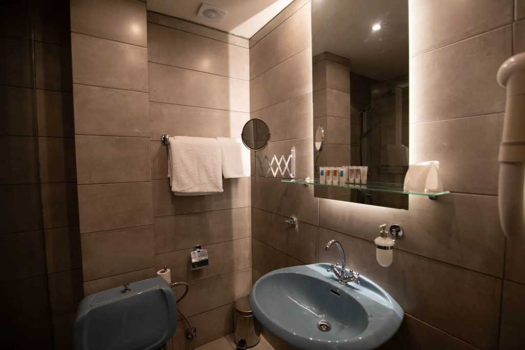 Nidimos Hotel