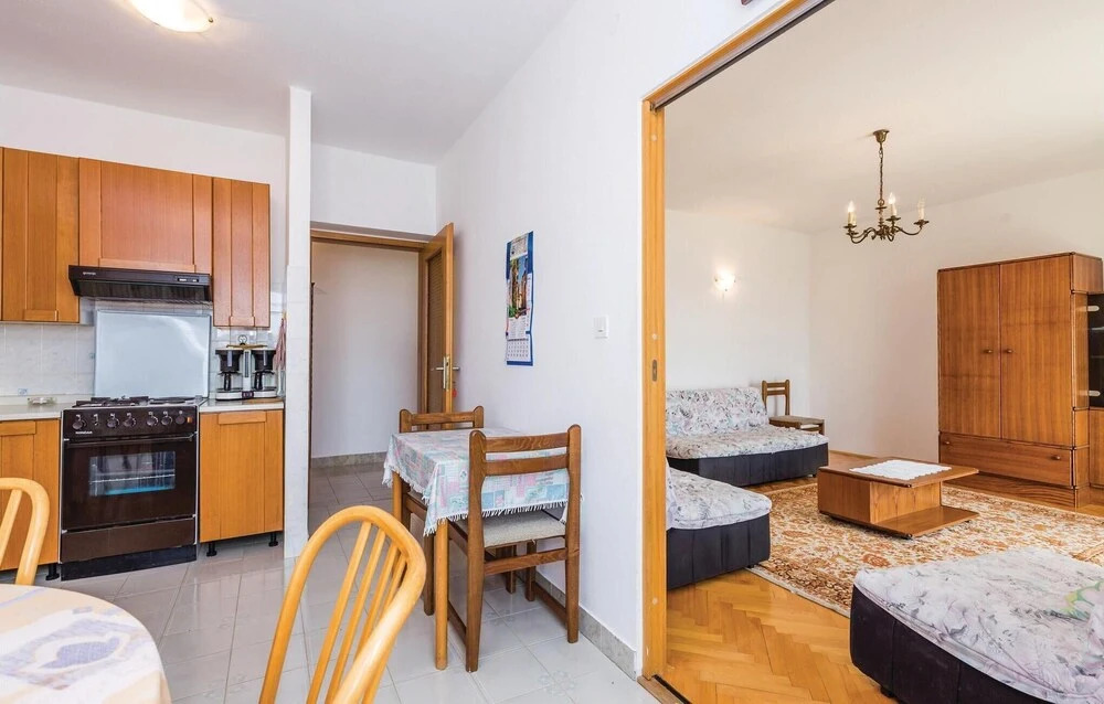Stunning Home in Barbat With Wifi and 3 Bedrooms