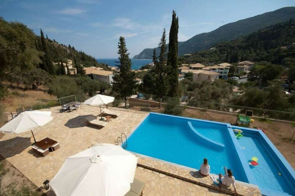 Lefkas Petra