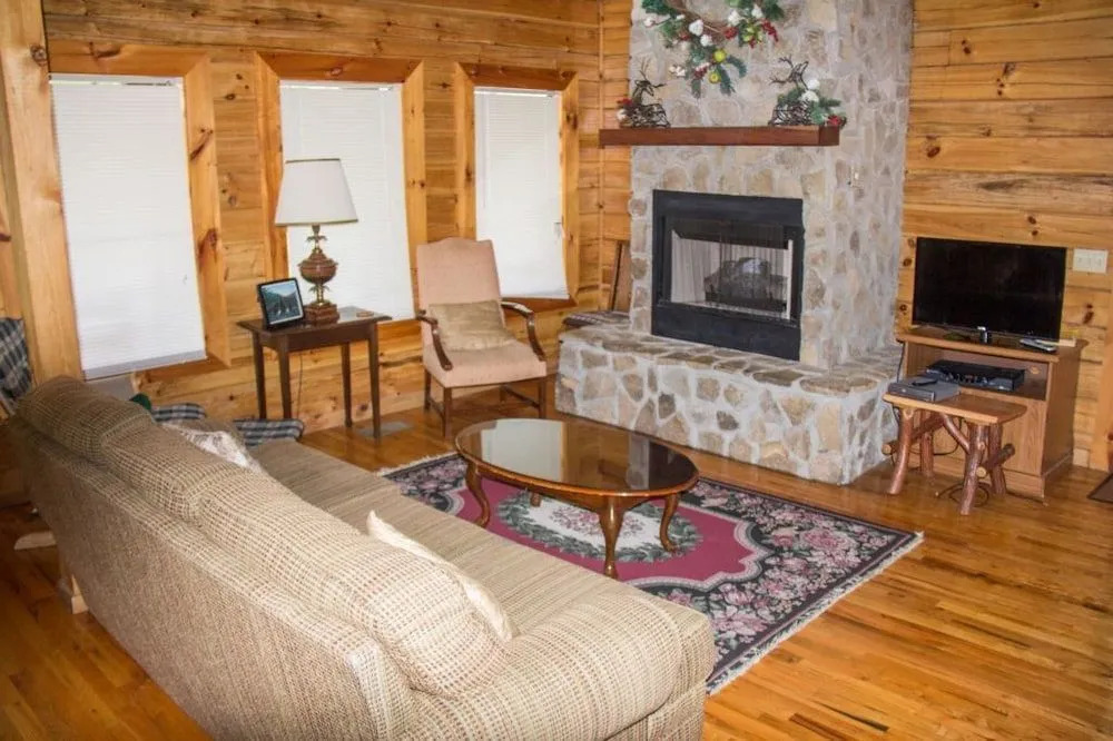 13 Serenity - 6 Br Cabin