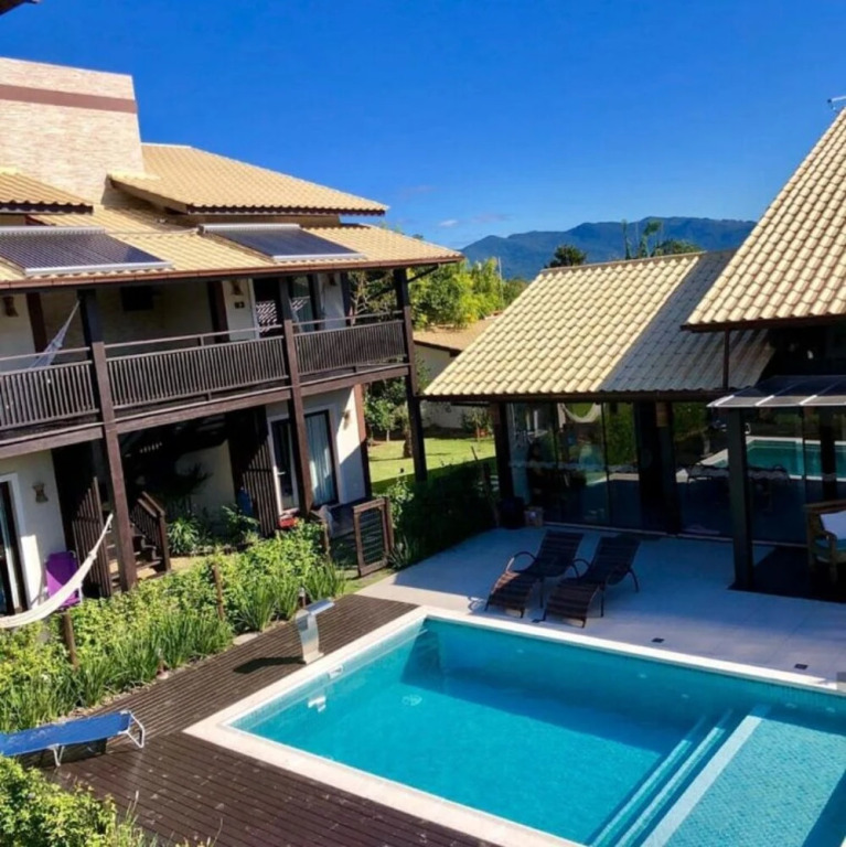 Pousada Rosa 08 - Café da manhã Gourmet, Suítes com Banheira a 150m do Centrinho da Praia do Rosa e Piscina Aquecida