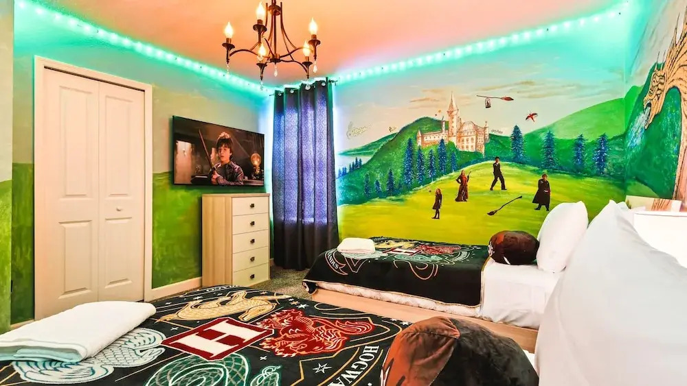 Lakeview 10BR Home Pool/SPA Game Room Disney Theme