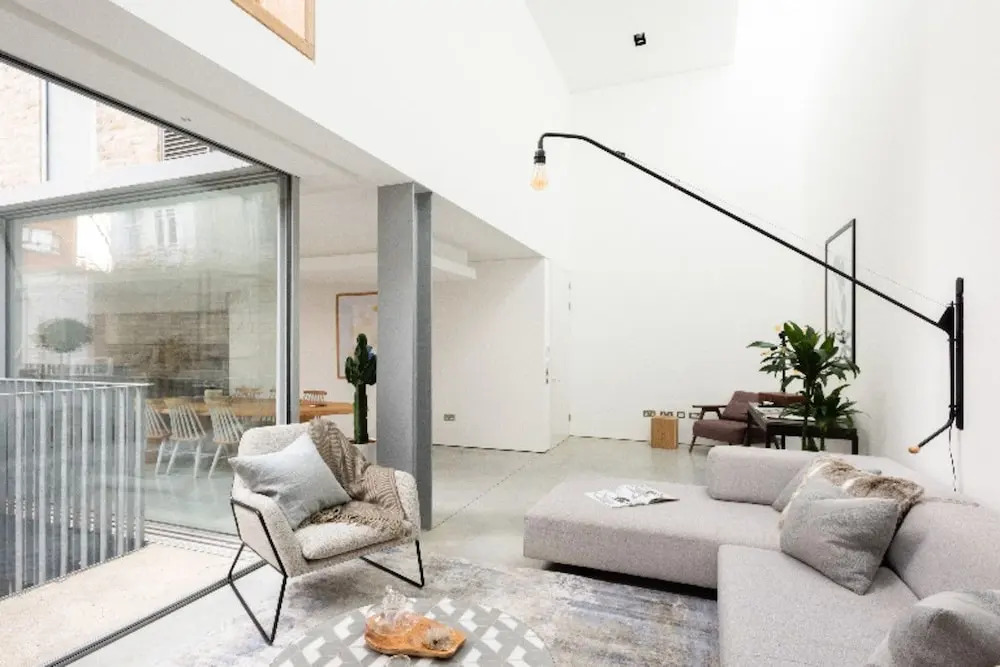 The Chelsea Walk - Modern & Bright 3BDR House with Rooftop & Parking