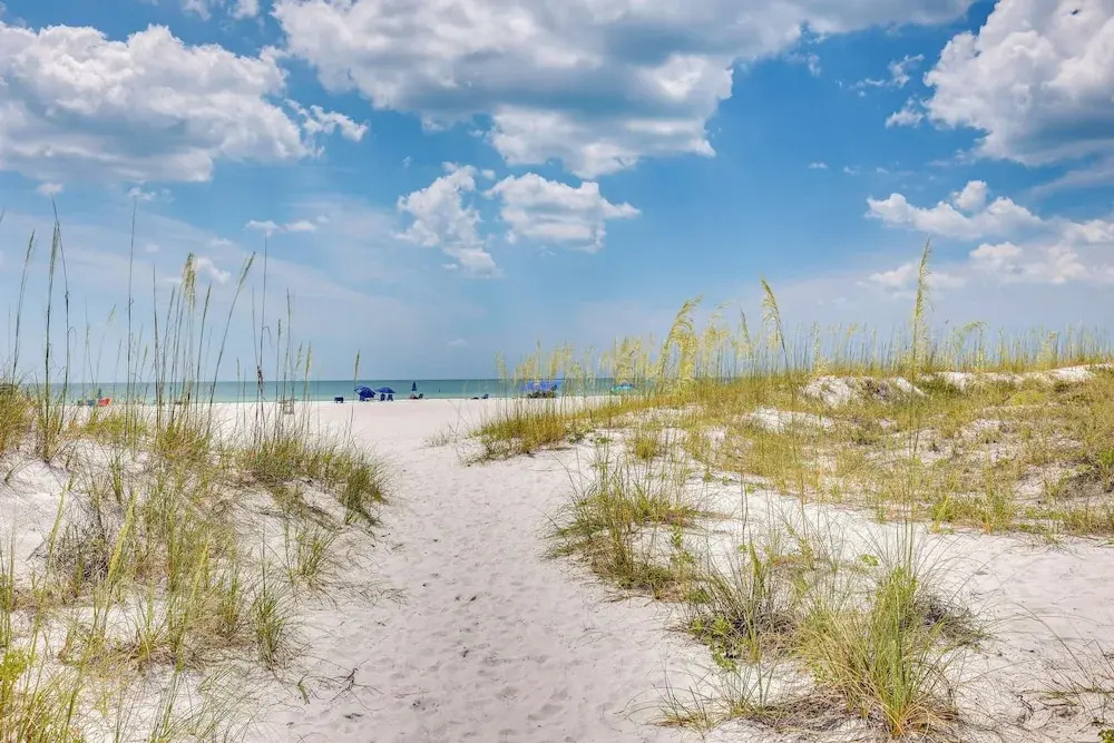 Clearwater Beach Hideaway: Walkable Location!