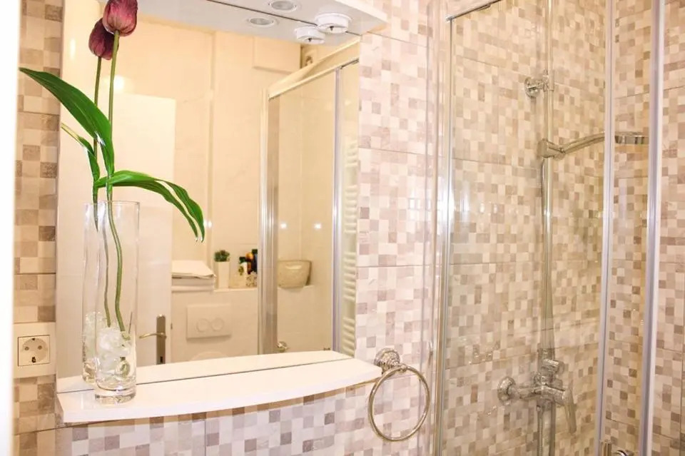 Bella Elia Apartment