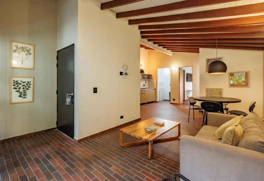 The Somos Flats Laureles