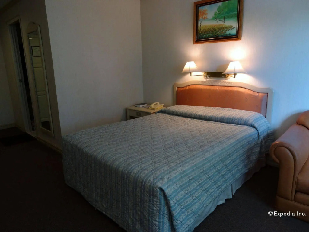 Orange Grove Hotel