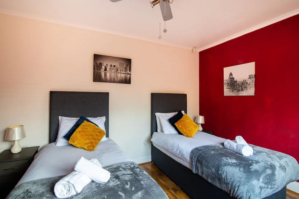 4br-7guests-freeparking-garden-wifi