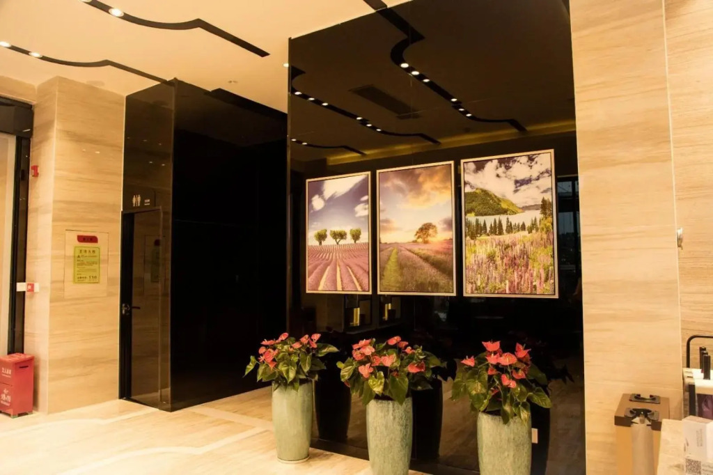 Lavande Hotel Shenzhen North Station Bantian Subway Station