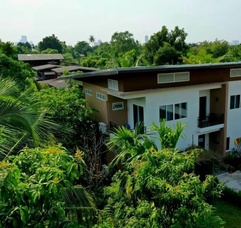 Baan Glangsuan Bang Kobua