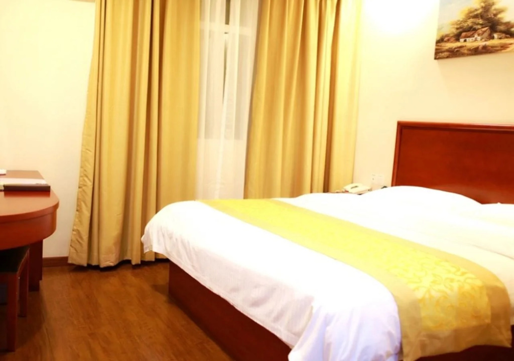 GreenTree Inn Shanghai Hongqiao Hub Cao An Road Huajiang Branch Road Express Hotel