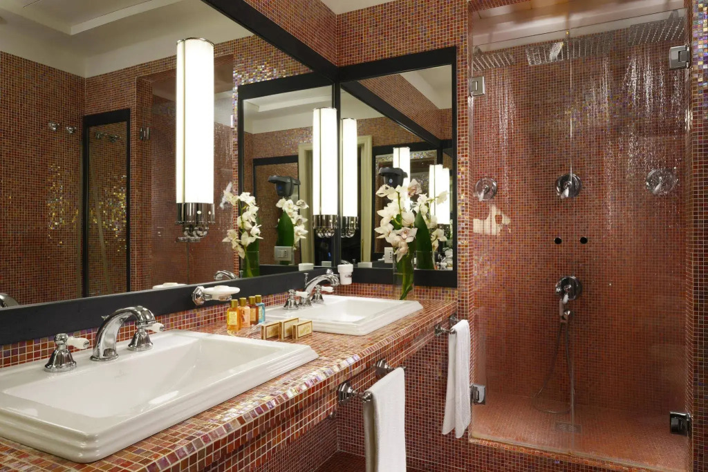 Grand Hotel Savoia Genova, Curio Collection by Hilton