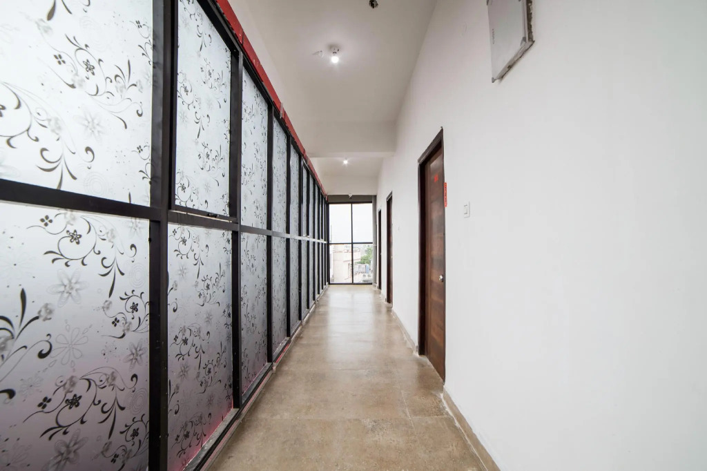 OYO 37003 Hotel Shreshta Inn
