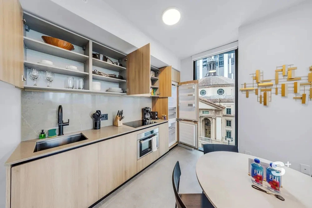Heart of Downtown-1BR with Skyline Views