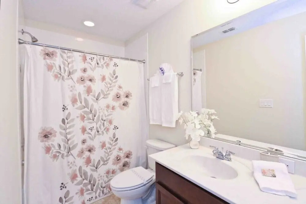 5361 Oakbourne Avenue 6 Bedroom Home