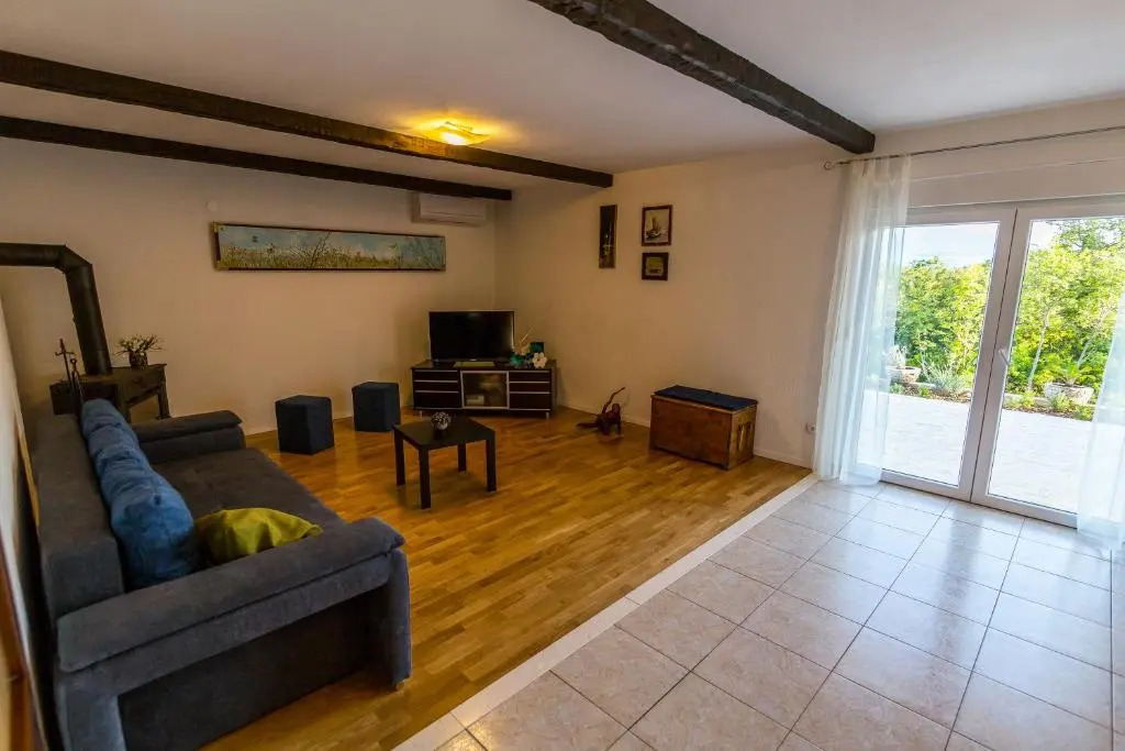 Luxury Villa Paloma Blanca with Heated Pool
