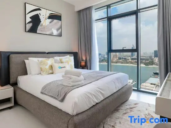Marina Retreat: Luxurious 3BR Steps from the Beach
