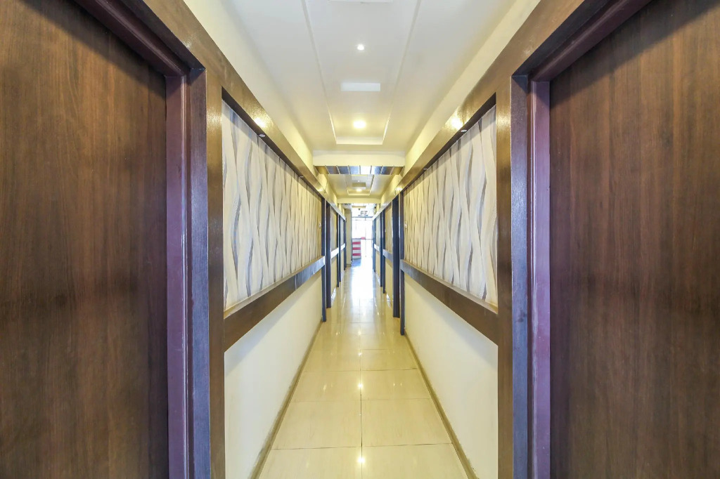 OYO Flagship 70678 Sri Harsha Residency